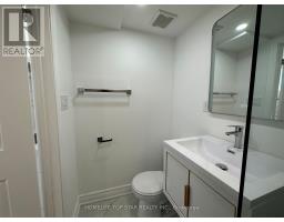 Bachelor - 38 Cartier Crescent, Richmond Hill, ON L4C2N2 Photo 6