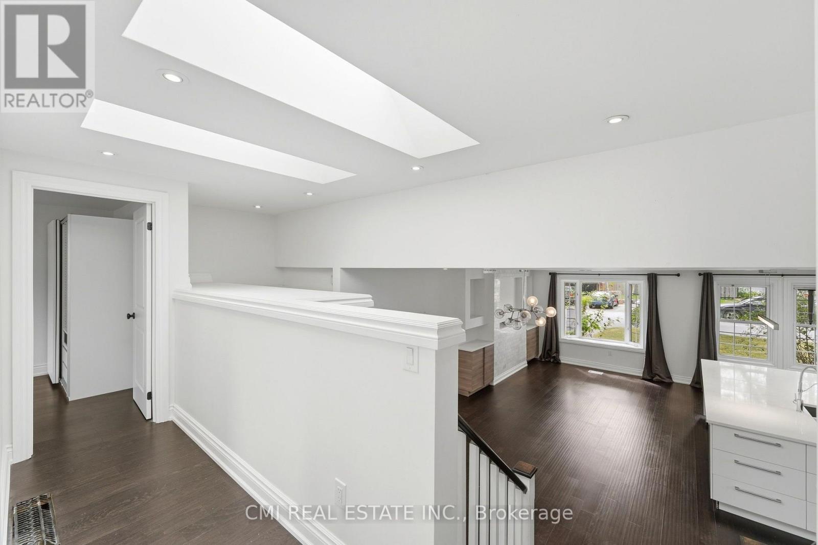 677 LOMOND CRESCENT - 13