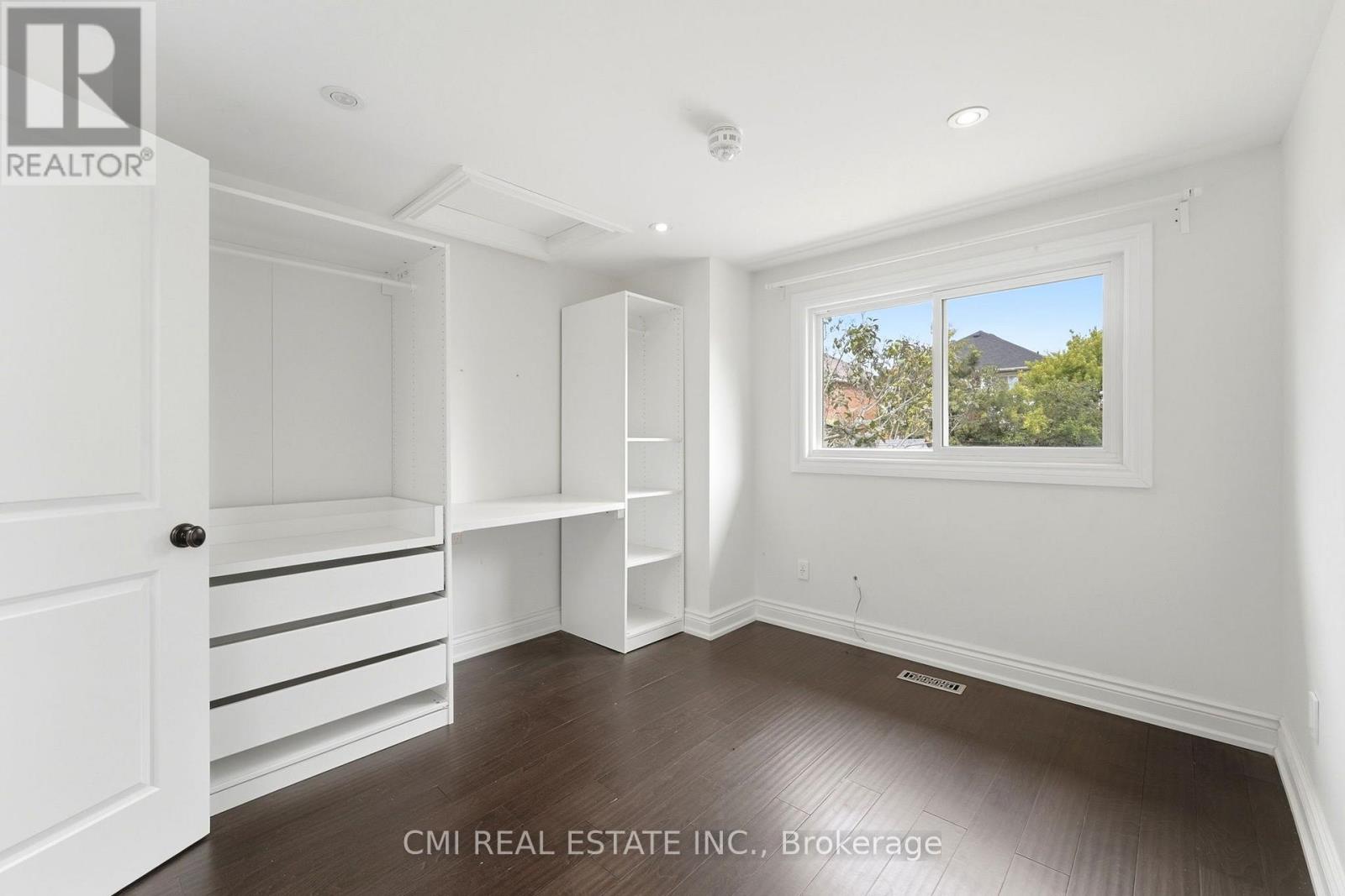 677 LOMOND CRESCENT - 19