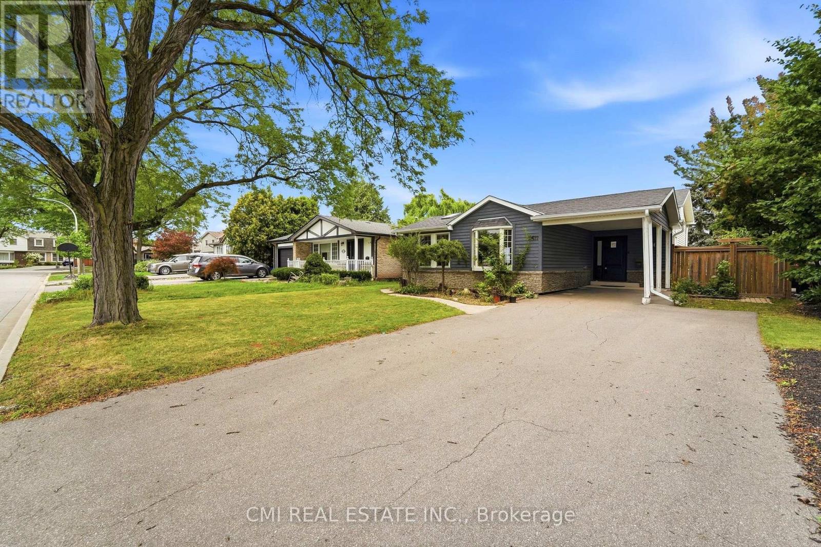 677 LOMOND CRESCENT - 3