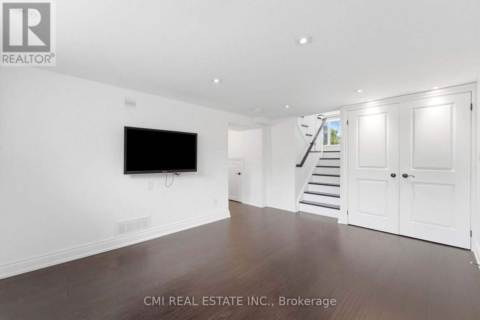 677 LOMOND CRESCENT - Image 34