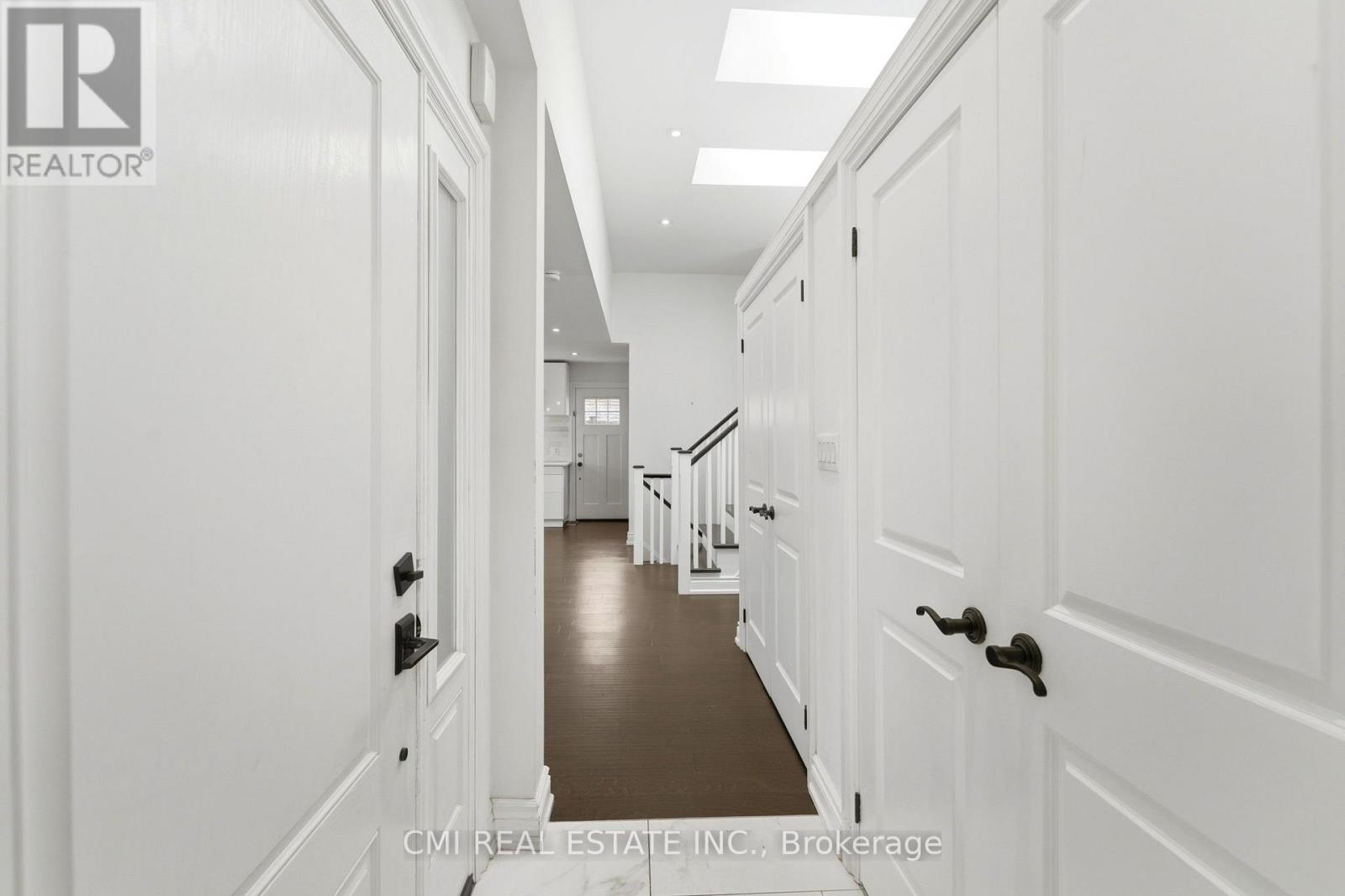 677 LOMOND CRESCENT - 4