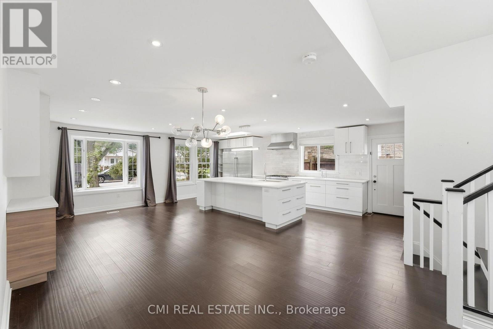 677 LOMOND CRESCENT - 5