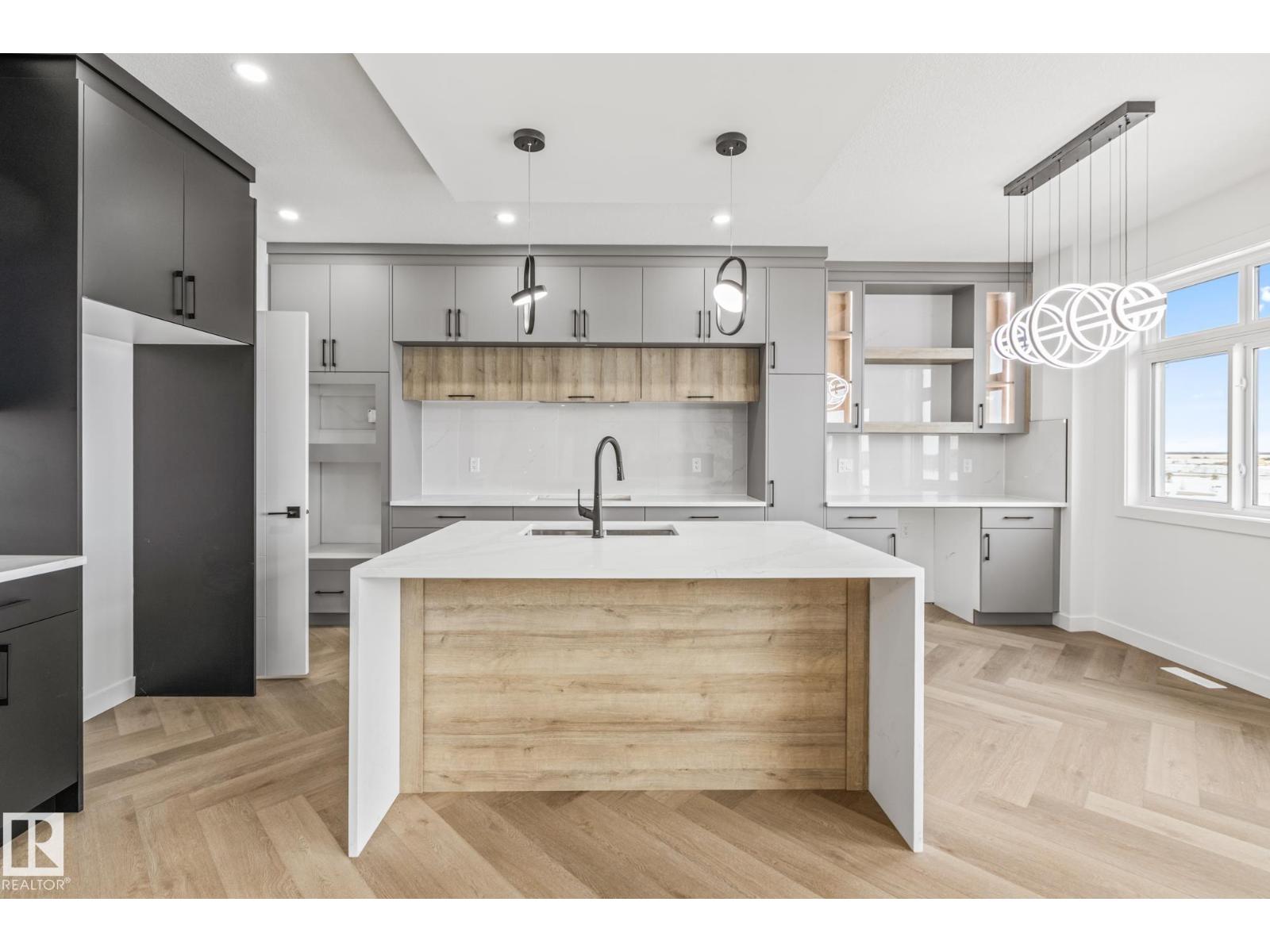 416 PINE PT - Image 10