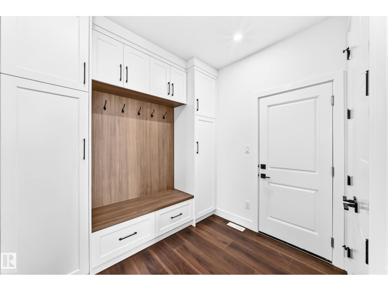 753 ASTORIA WY - 29