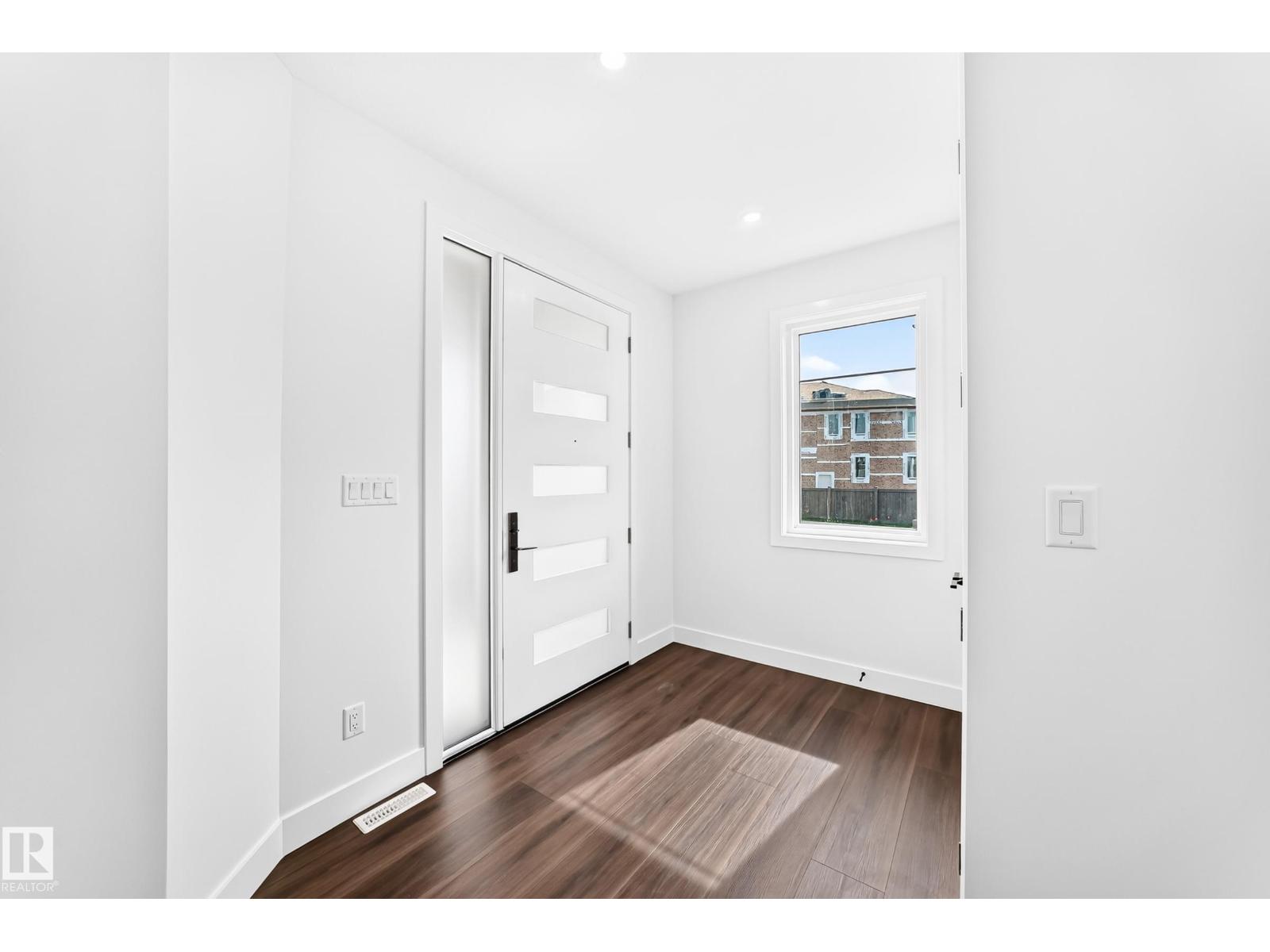 753 ASTORIA WY - 4