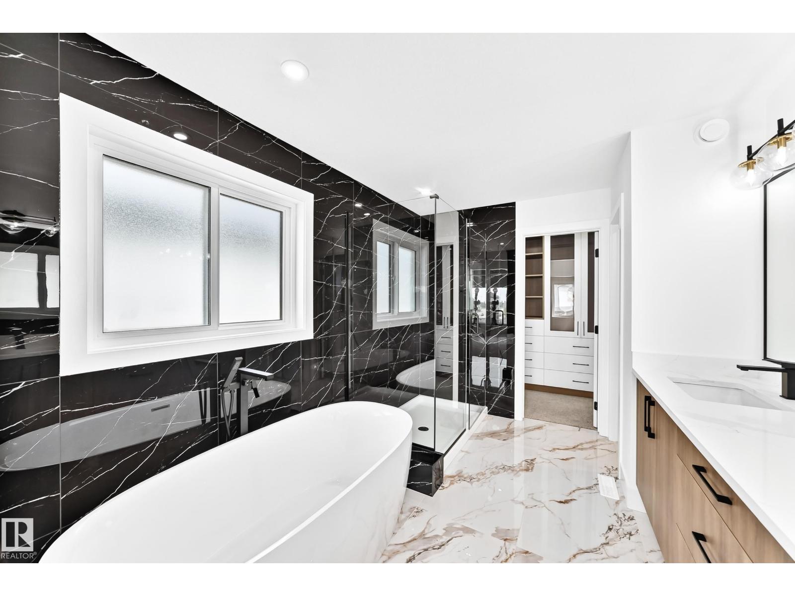 753 ASTORIA WY - 40