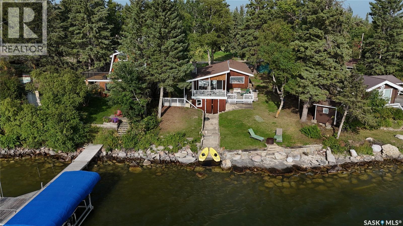 2220 Spruce CRESCENT - 1