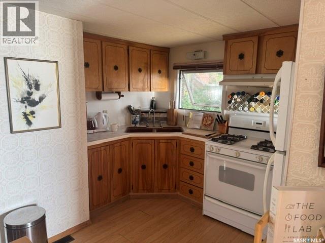 2220 Spruce CRESCENT - 3