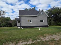 203 Machray Avenue E, Crystal City, MB R0K0N0 Photo 11