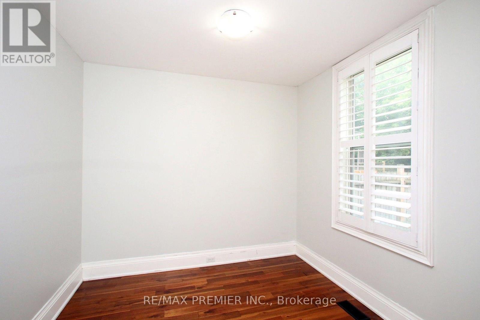 226 RITSON ROAD S - 12