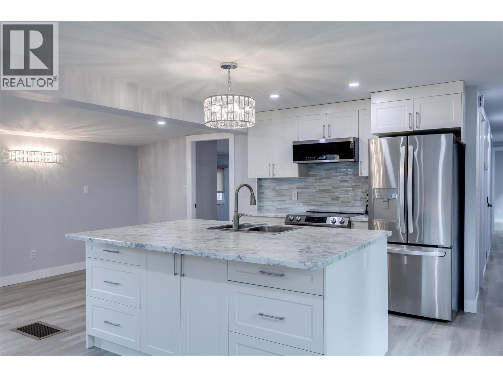 10 3535 McCulloch Road, Kelowna