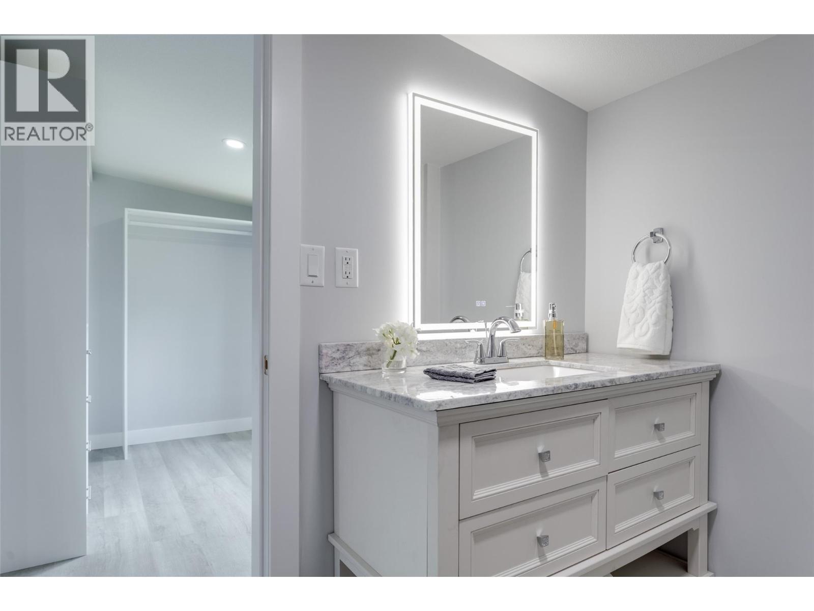 10 3535 McCulloch Road, Kelowna