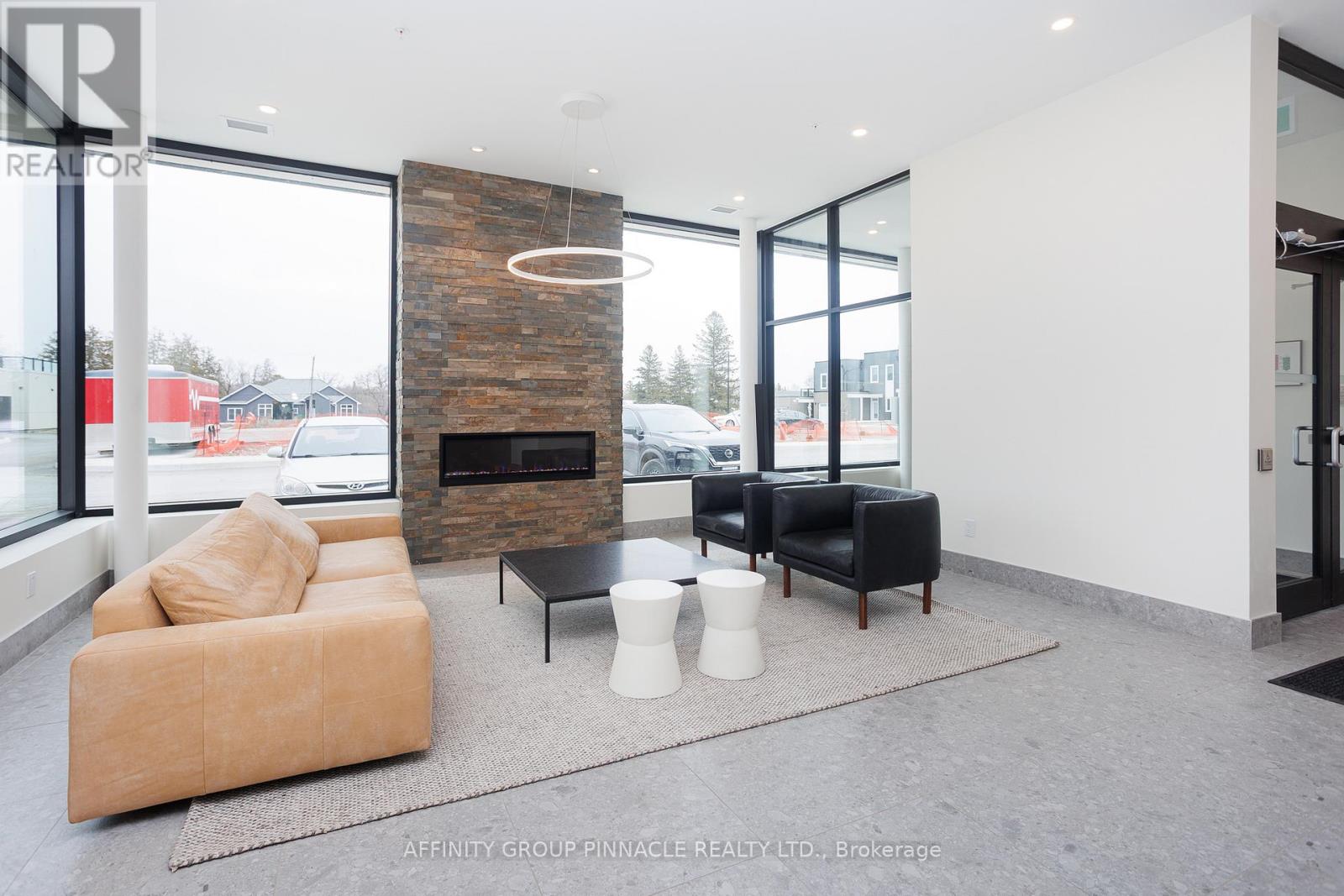 #302 19 A WEST STREET N - 11