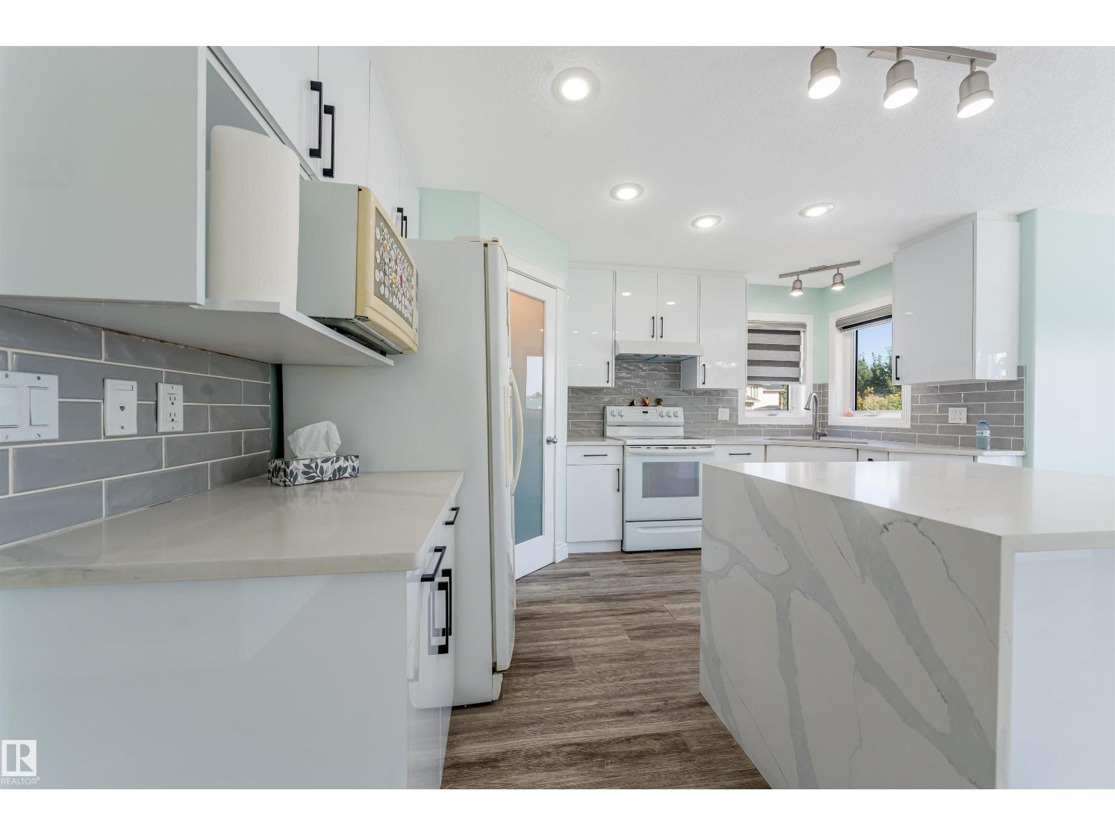 13023 HUDSON WY NW - 29
