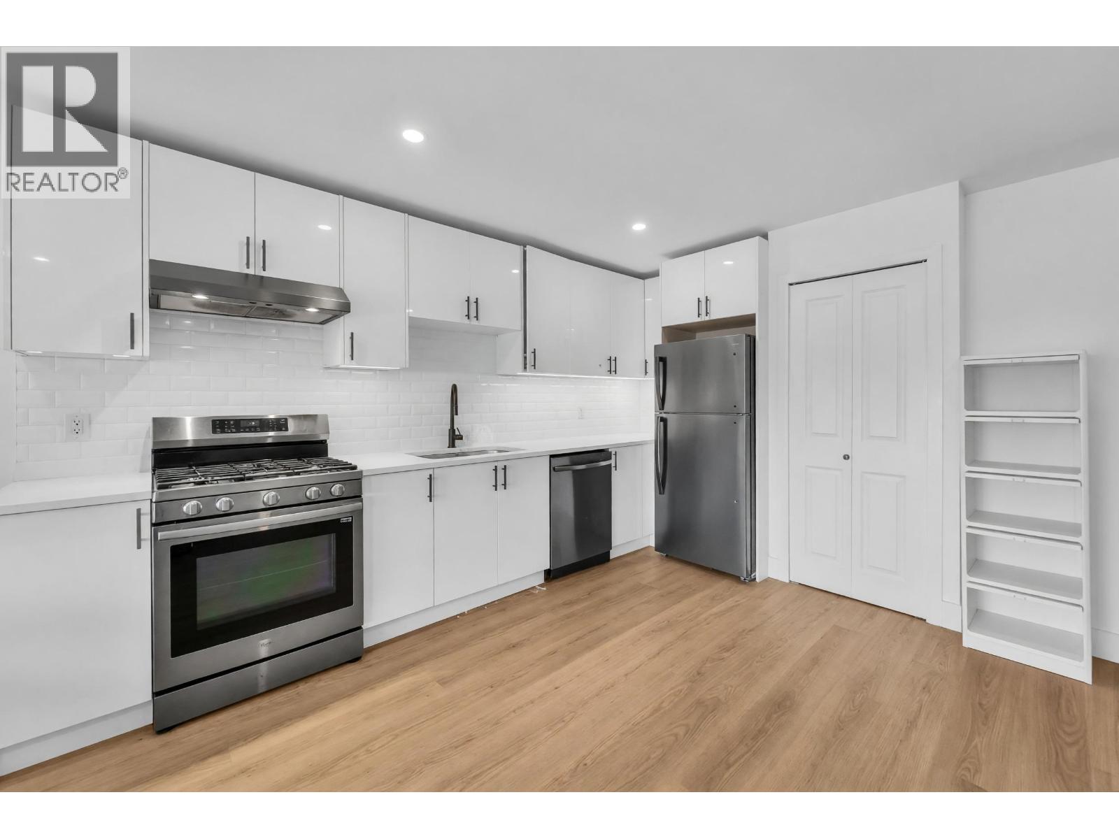 7 Bed, 3 Bath House for Sale in Vancouver – 425 E 57TH AVENUE, Vancouver – MLS# R3159374 - Image 6