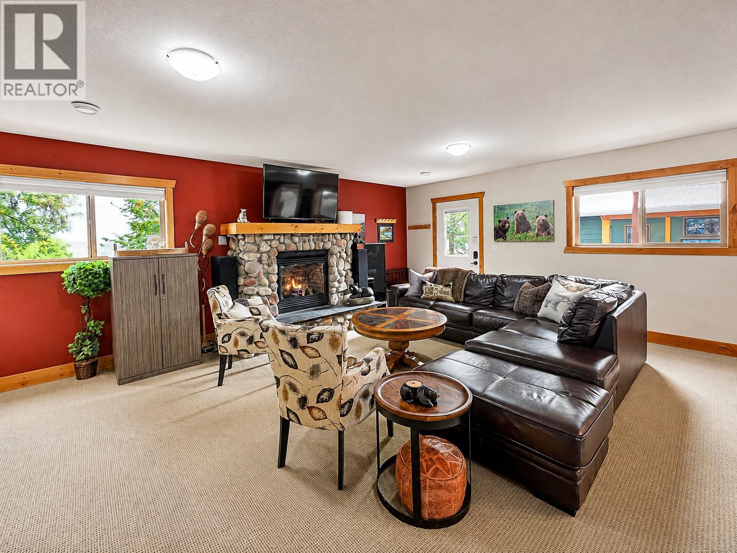 1741 8th Avenue - 77