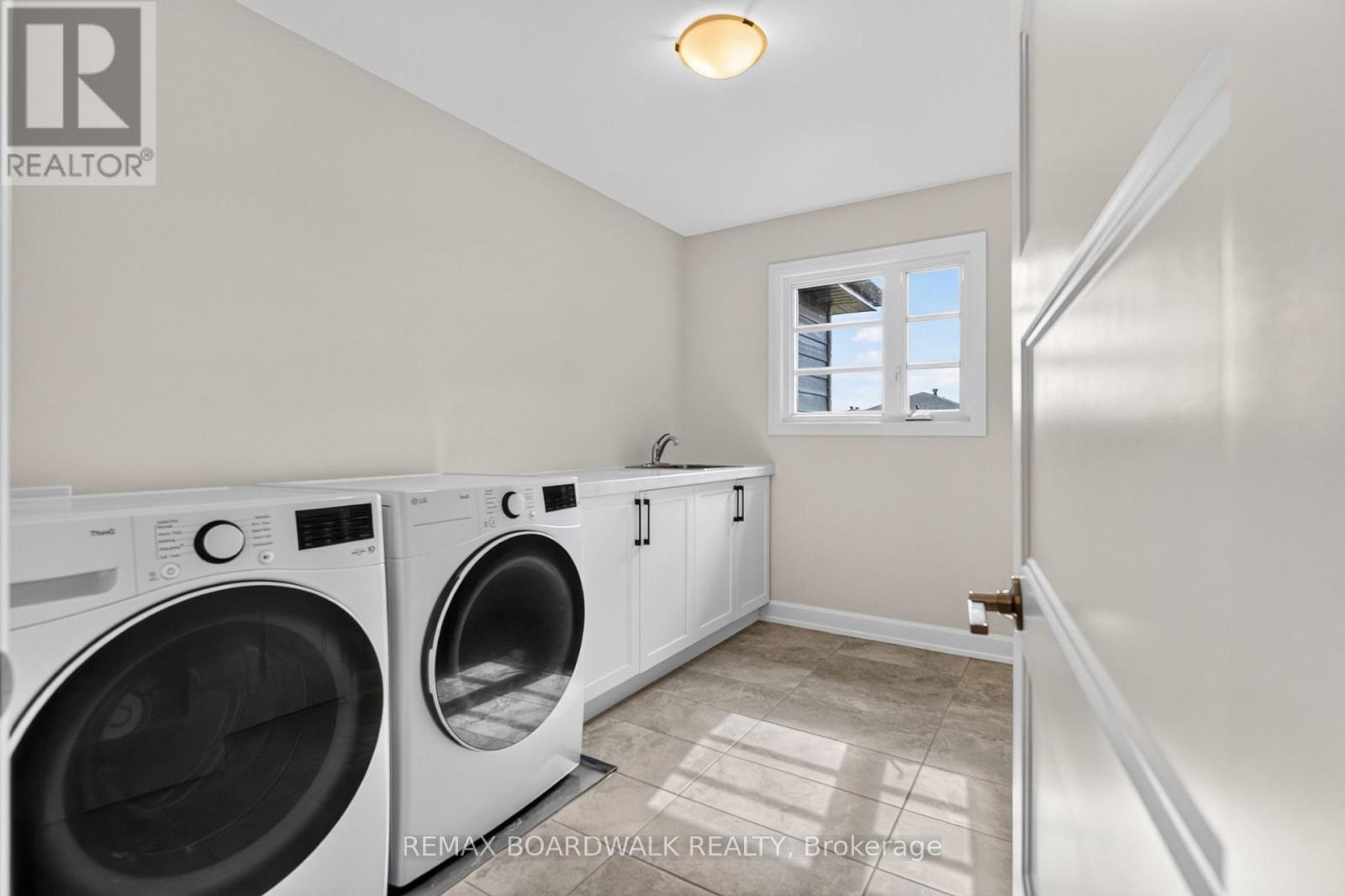 340 MOONLIGHT DRIVE - 22