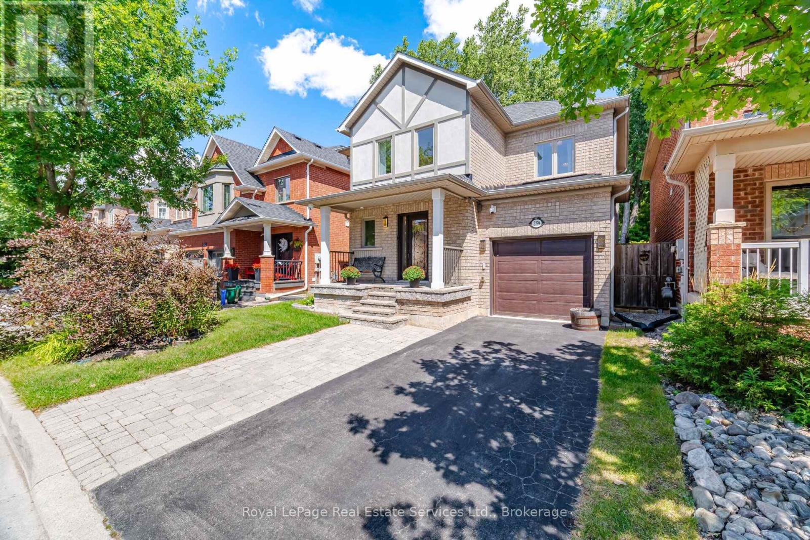 Photo of 2259 Empire Crescent