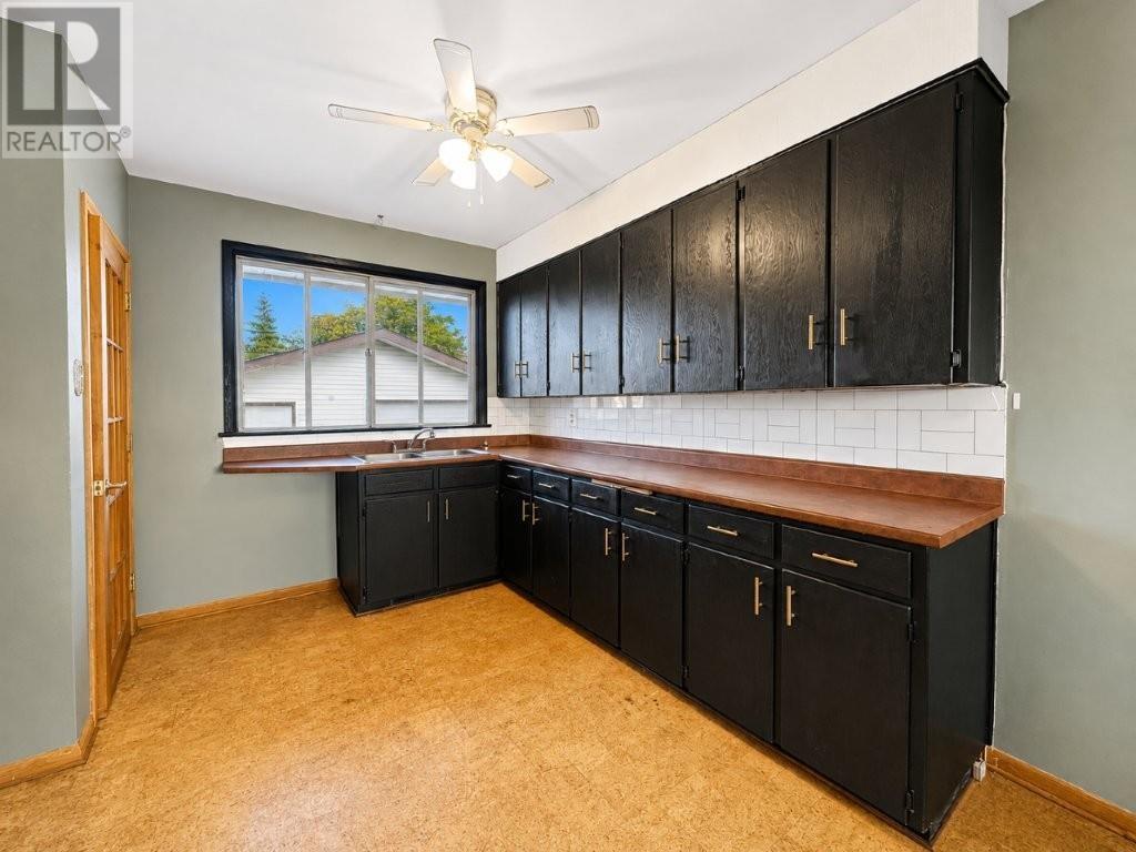 412 James Street S - 14
