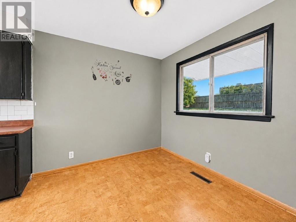 412 James Street S - 16