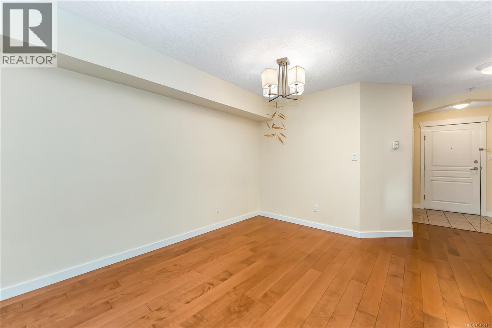 209 935 Johnson Street, Victoria