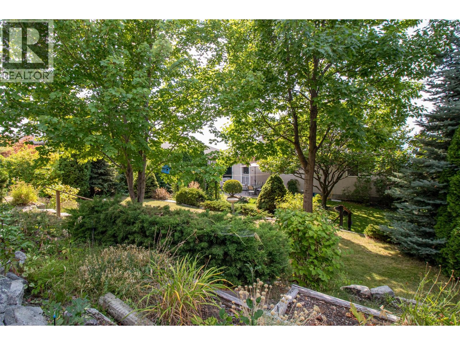  843 Lone Pine Drive, Kelowna