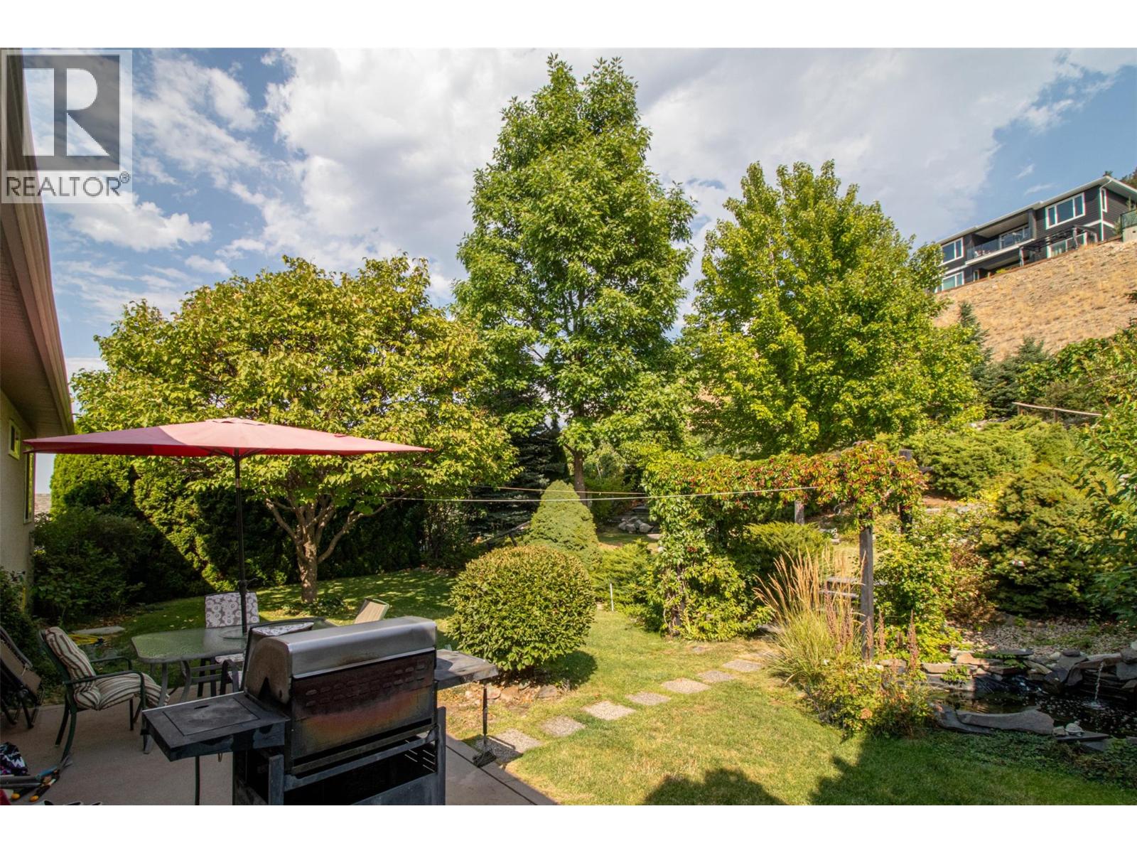  843 Lone Pine Drive, Kelowna