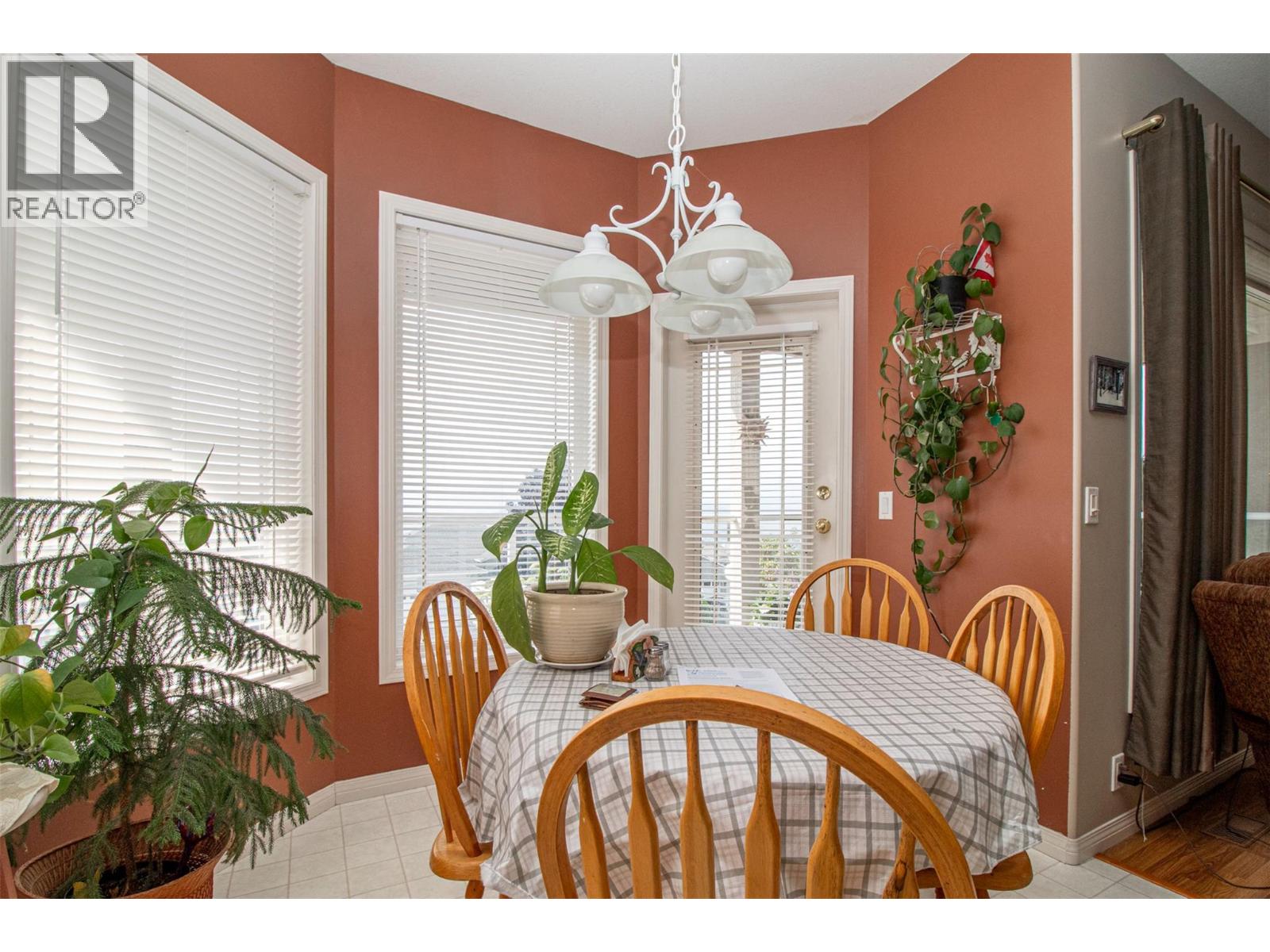  843 Lone Pine Drive, Kelowna