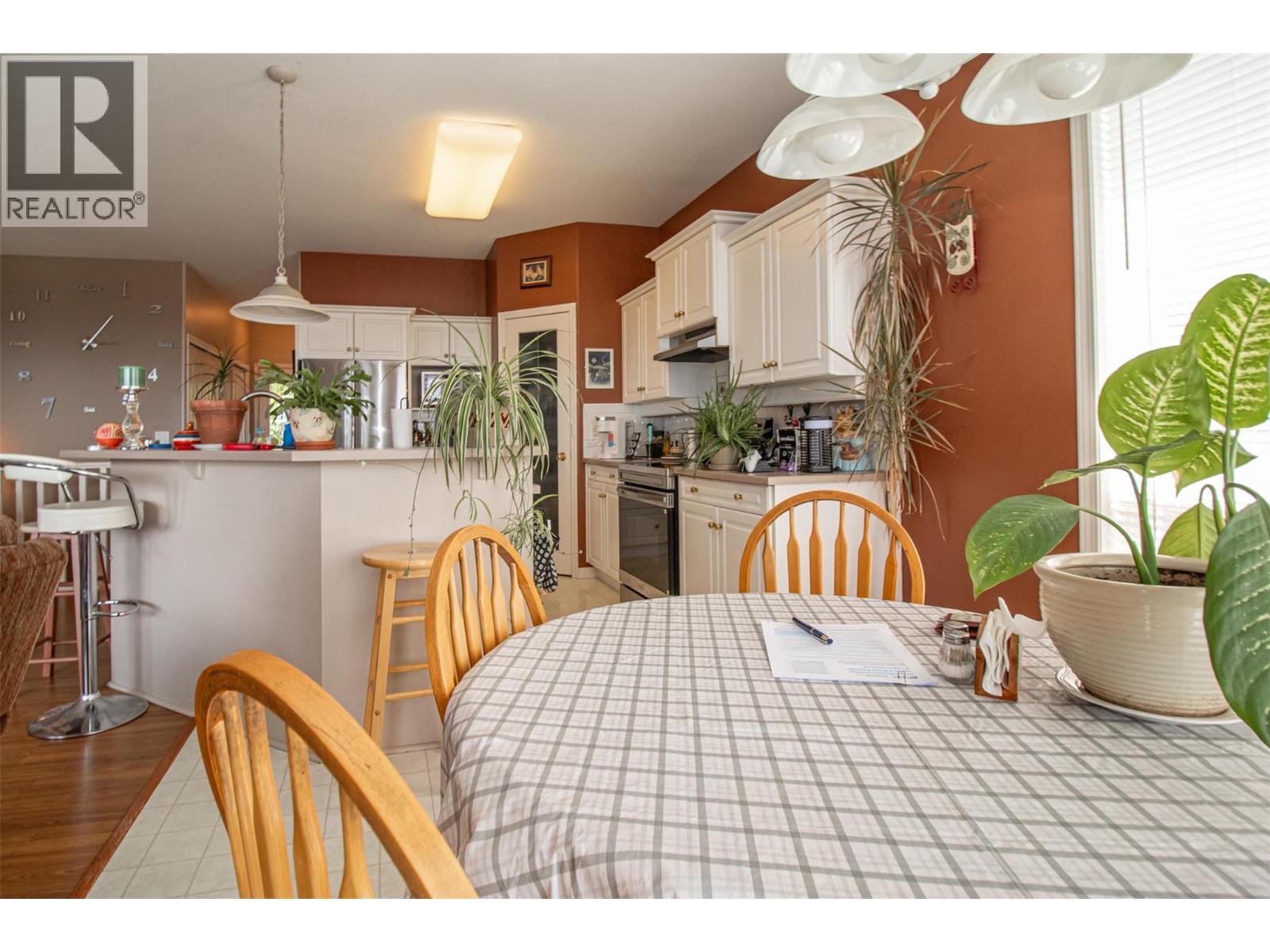  843 Lone Pine Drive, Kelowna