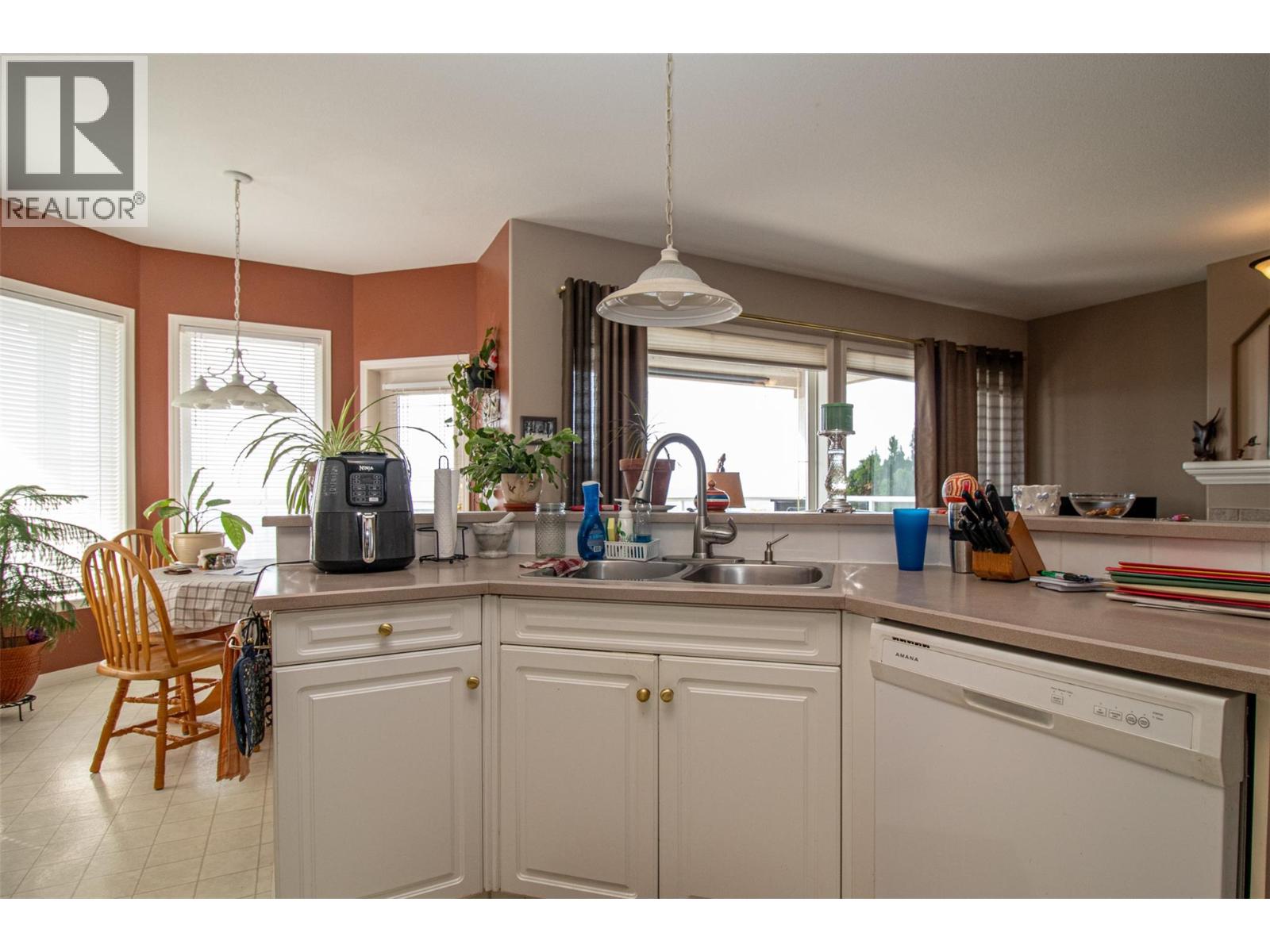  843 Lone Pine Drive, Kelowna