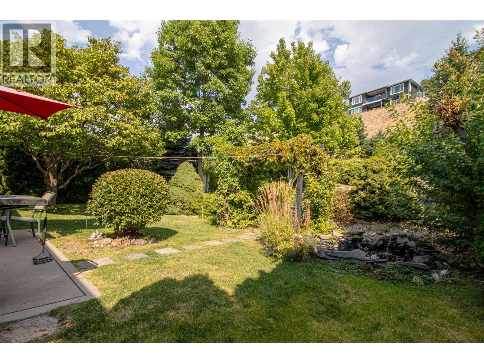  843 Lone Pine Drive, Kelowna