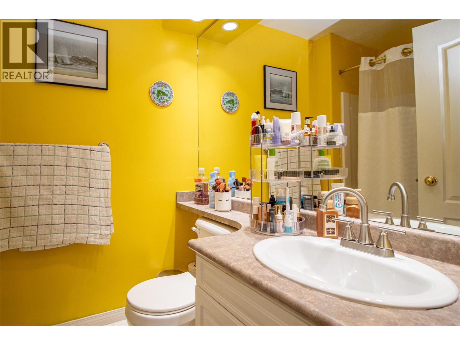  843 Lone Pine Drive, Kelowna