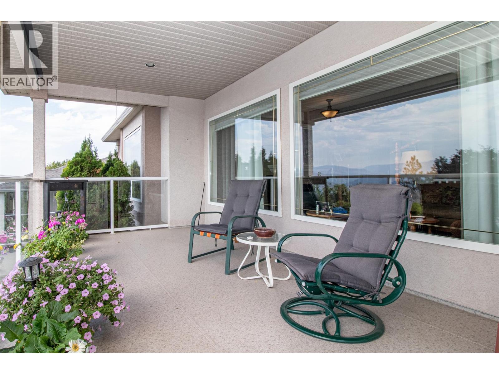  843 Lone Pine Drive, Kelowna