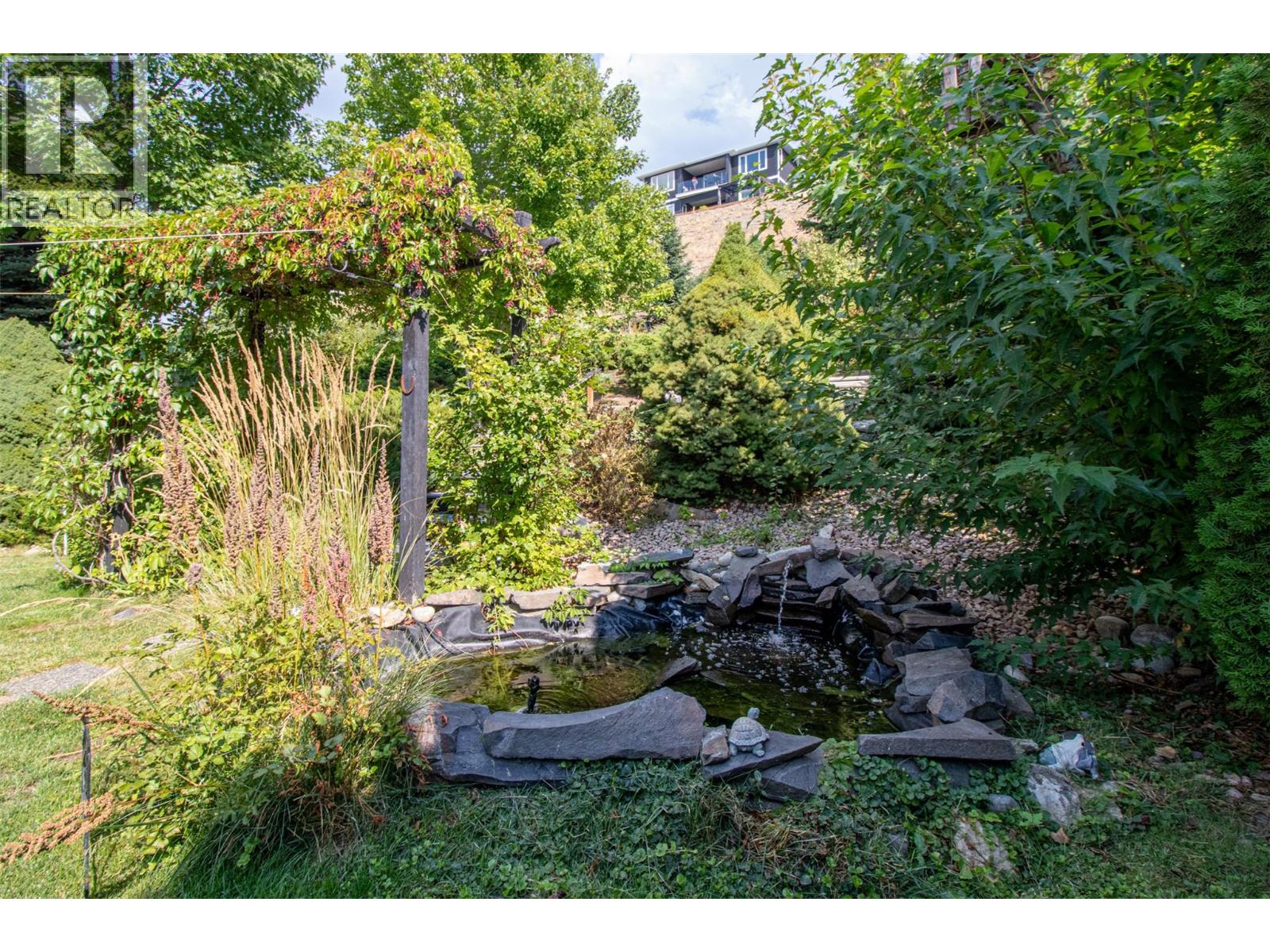  843 Lone Pine Drive, Kelowna