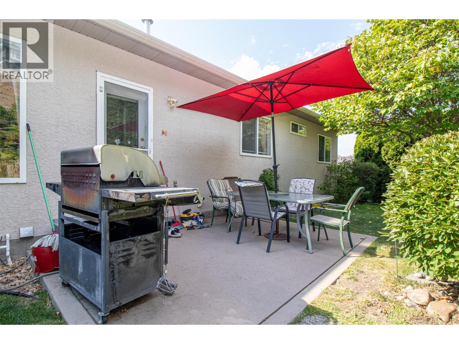  843 Lone Pine Drive, Kelowna