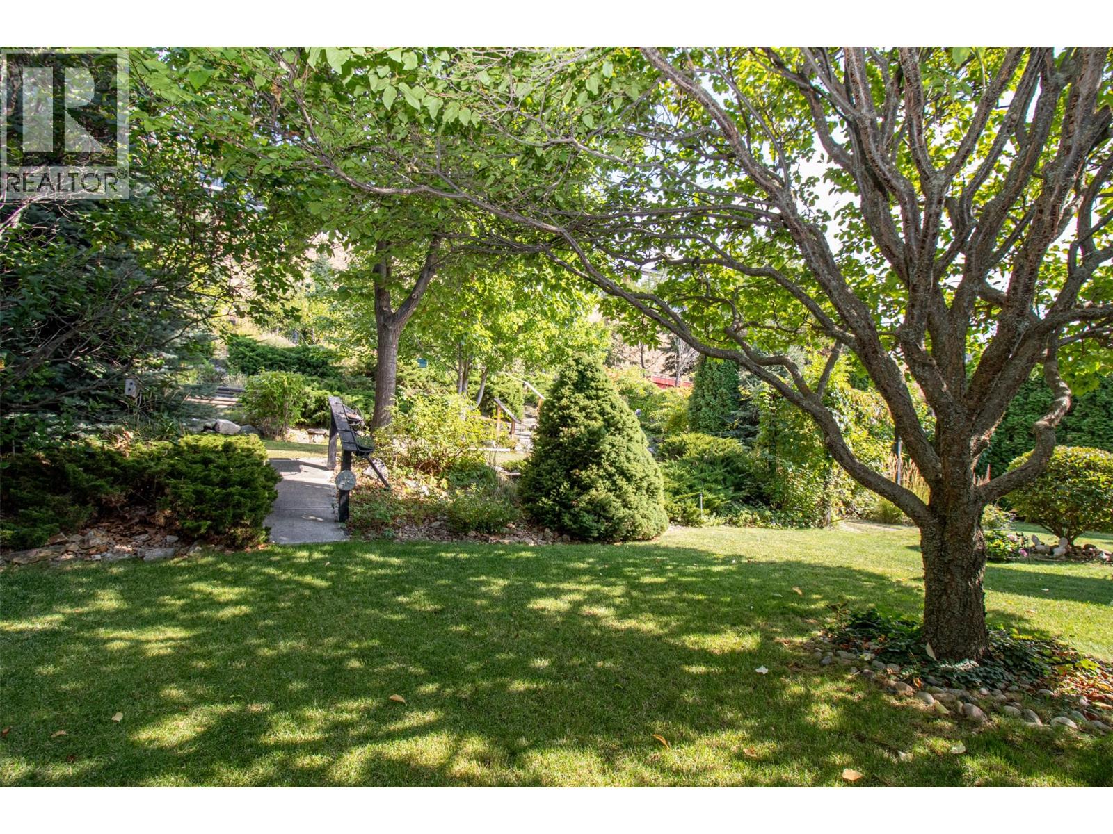  843 Lone Pine Drive, Kelowna