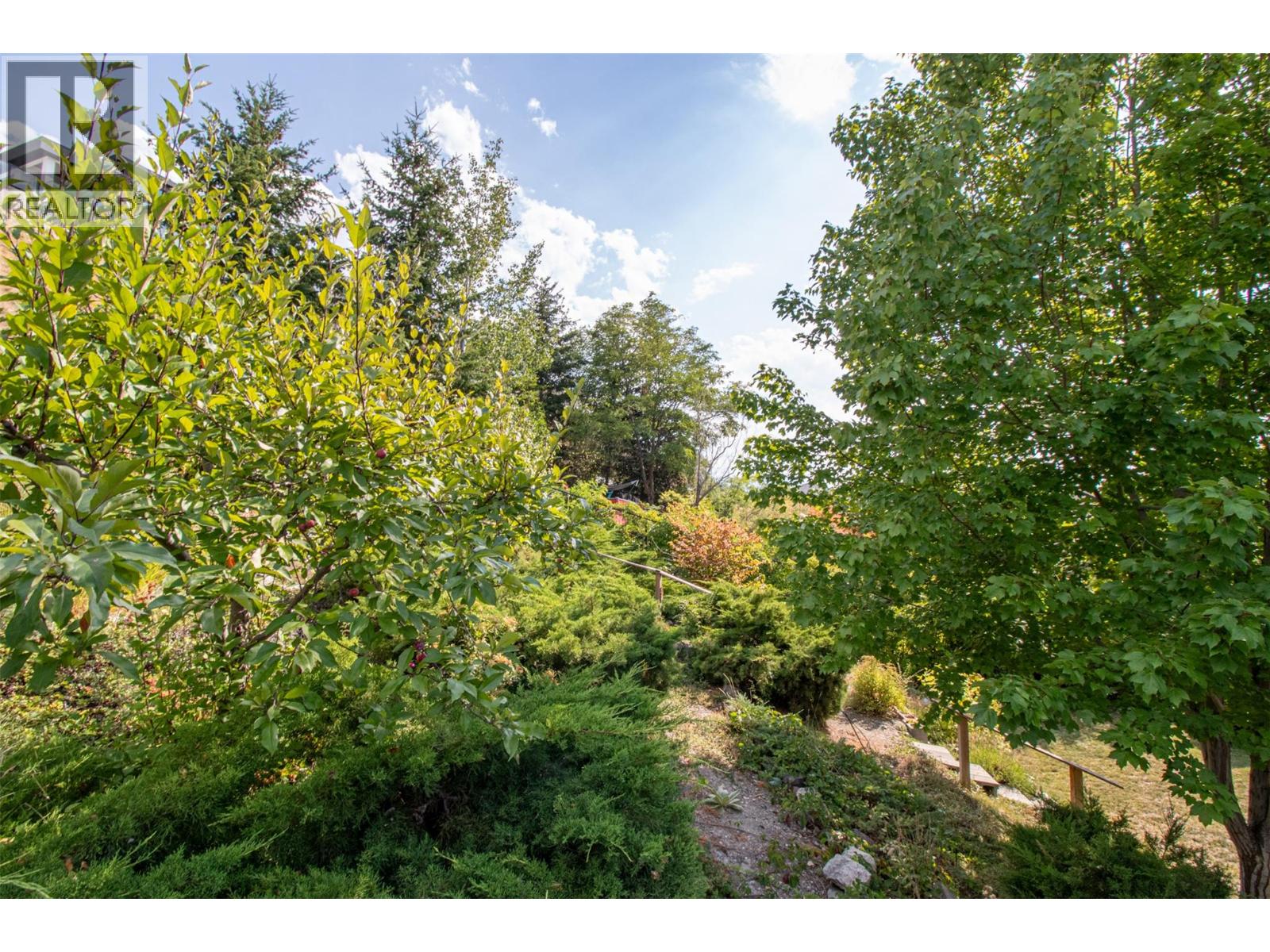  843 Lone Pine Drive, Kelowna