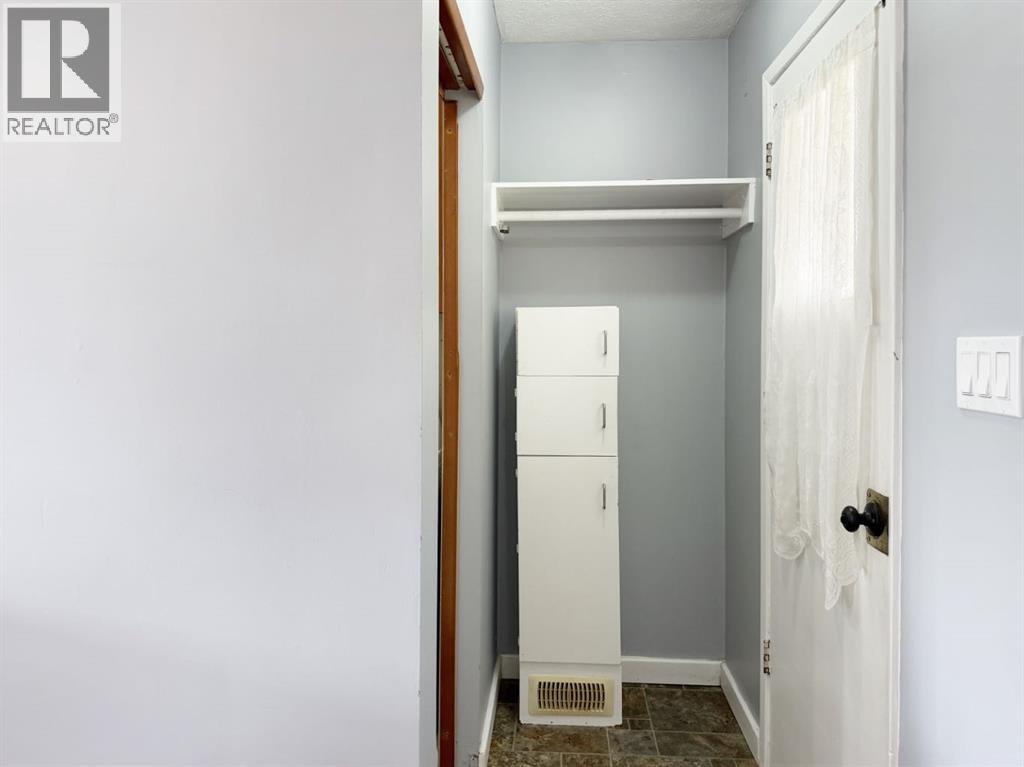4912 49 Avenue - Image 14
