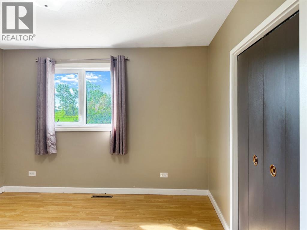 4912 49 Avenue - 20