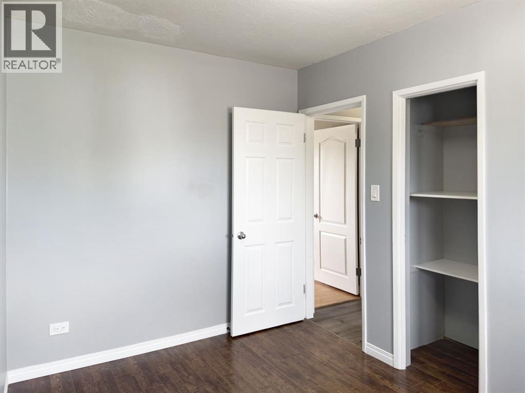 4912 49 Avenue - 25
