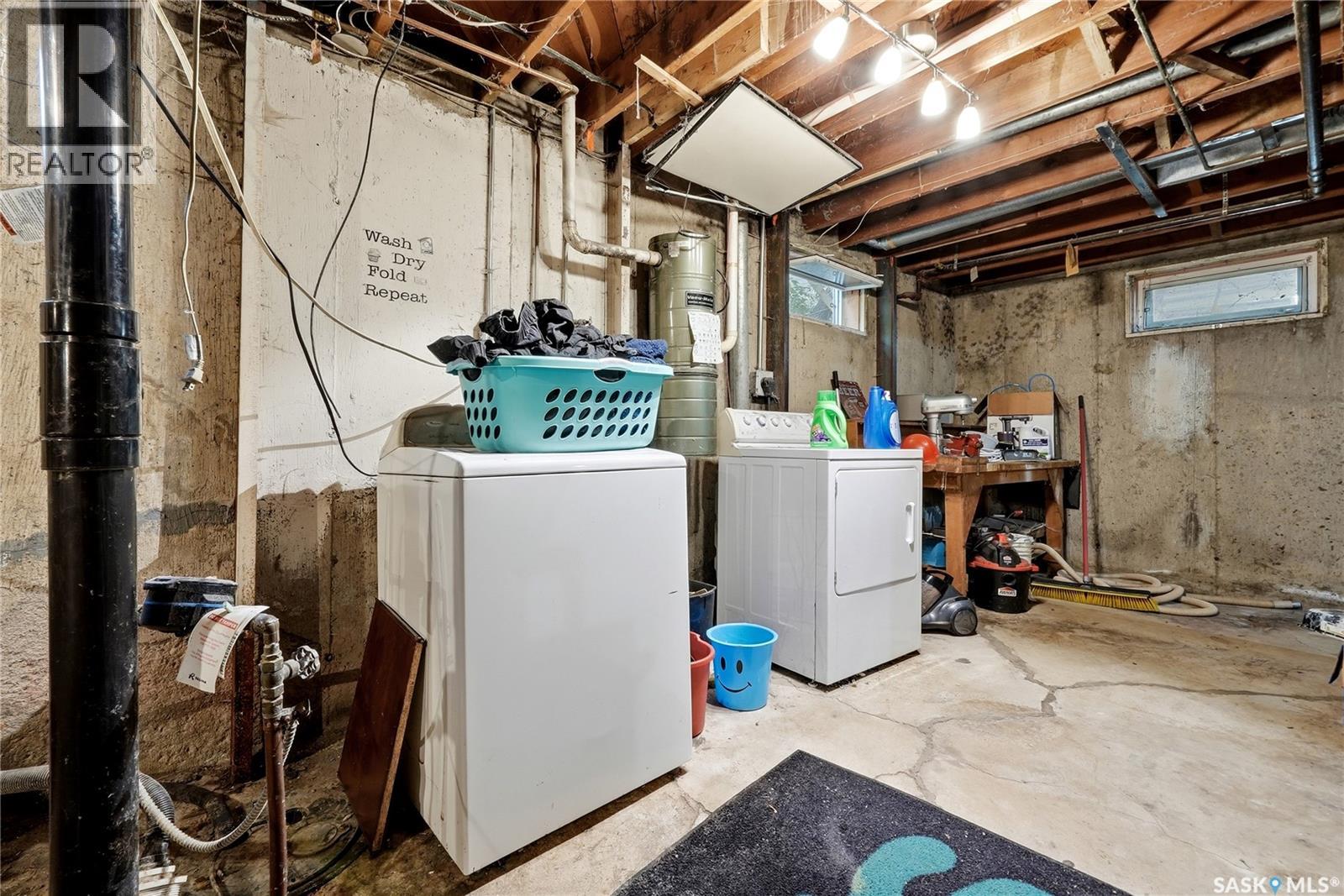 1722 Macpherson AVENUE - 23
