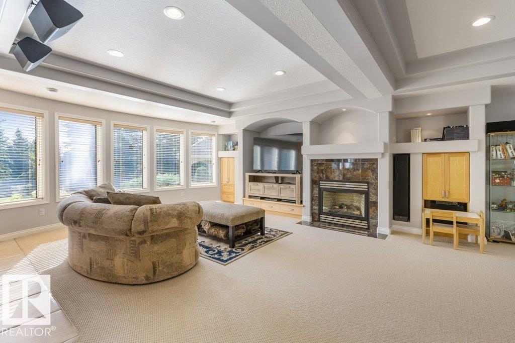 46 KINGSBURY CR - 48