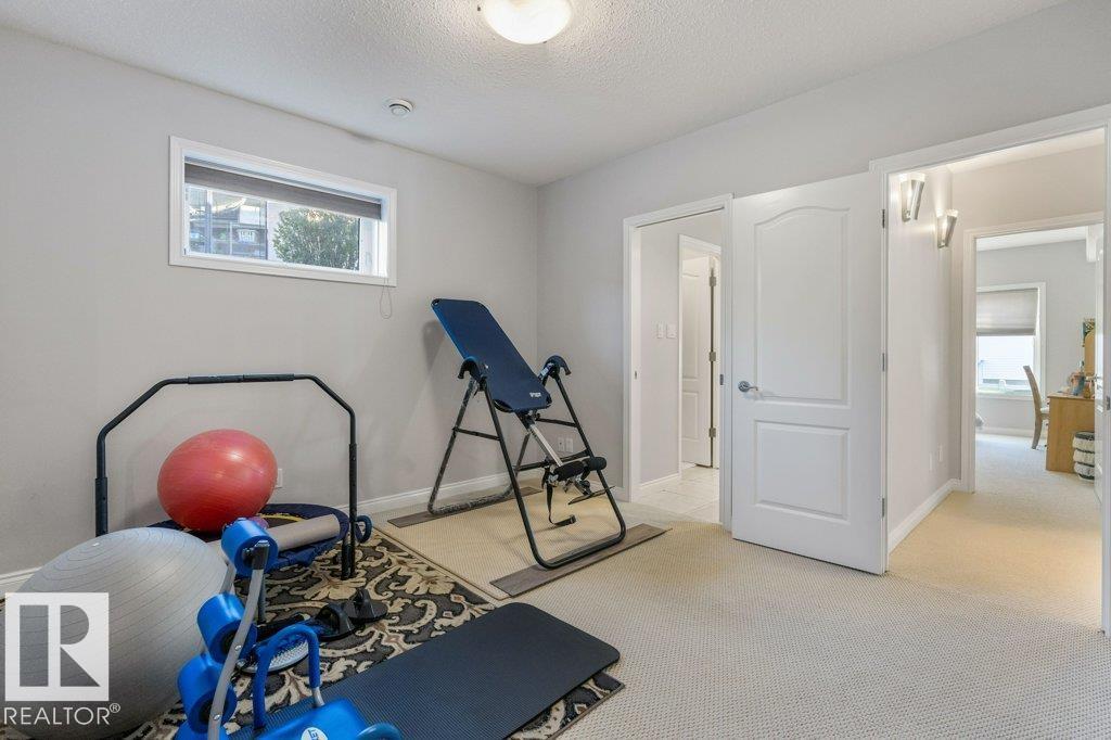 46 KINGSBURY CR - 55
