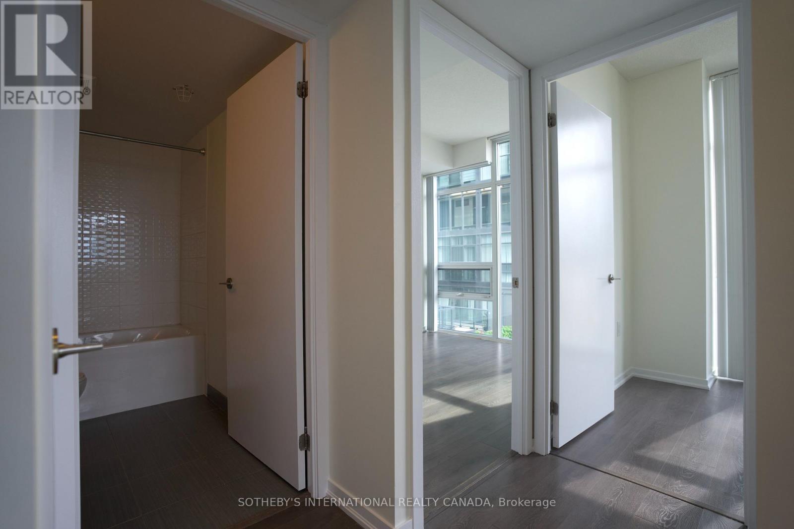 #815 36 LISGAR STREET - 13