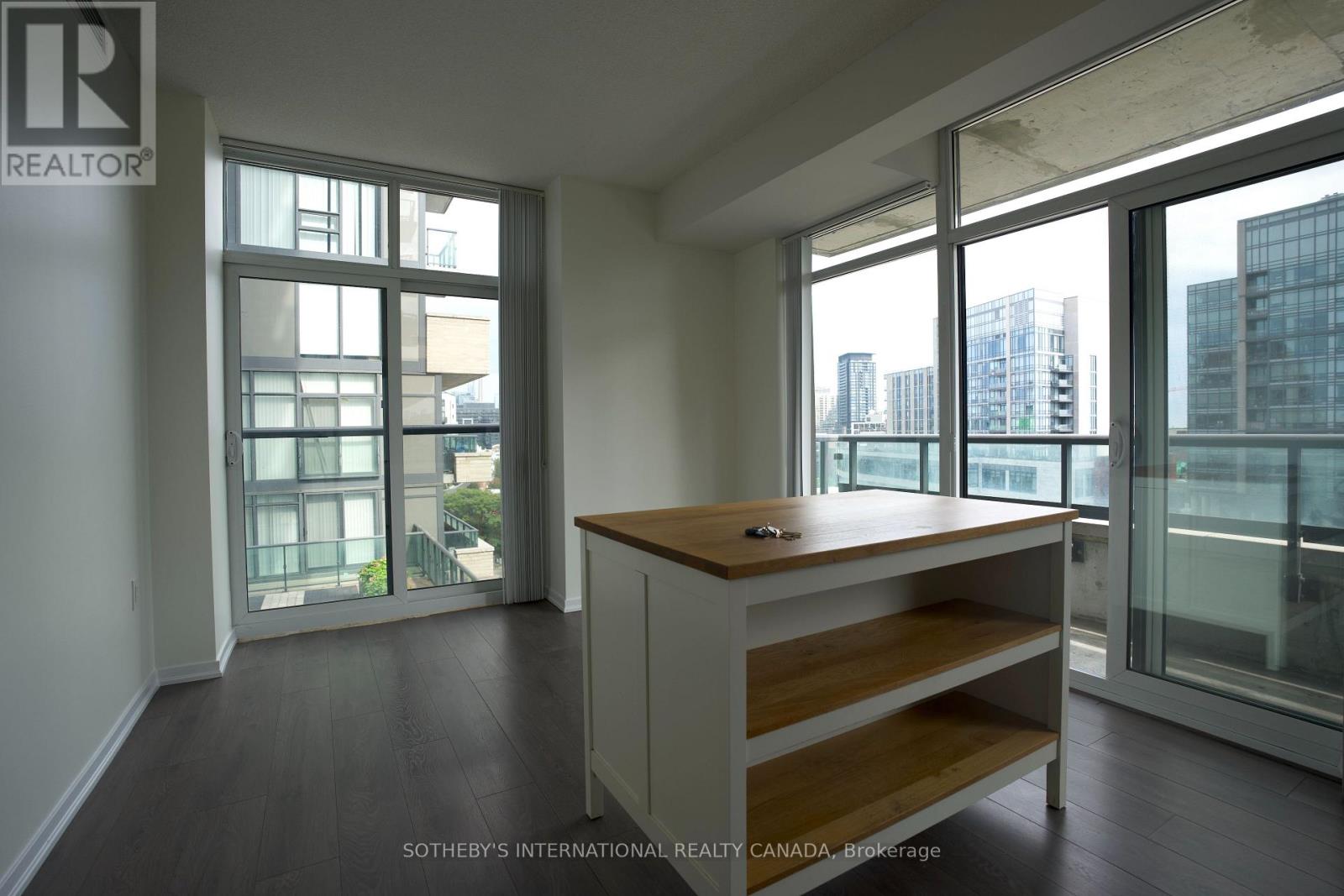 #815 36 LISGAR STREET - 5