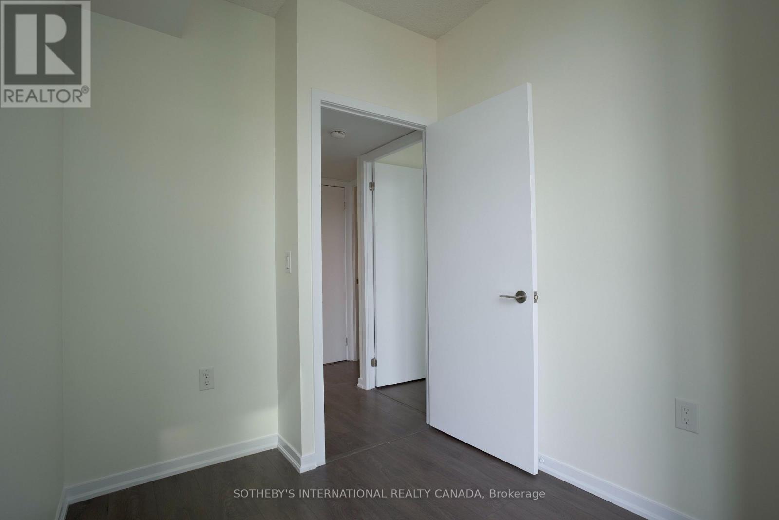 #815 36 LISGAR STREET - Image 19