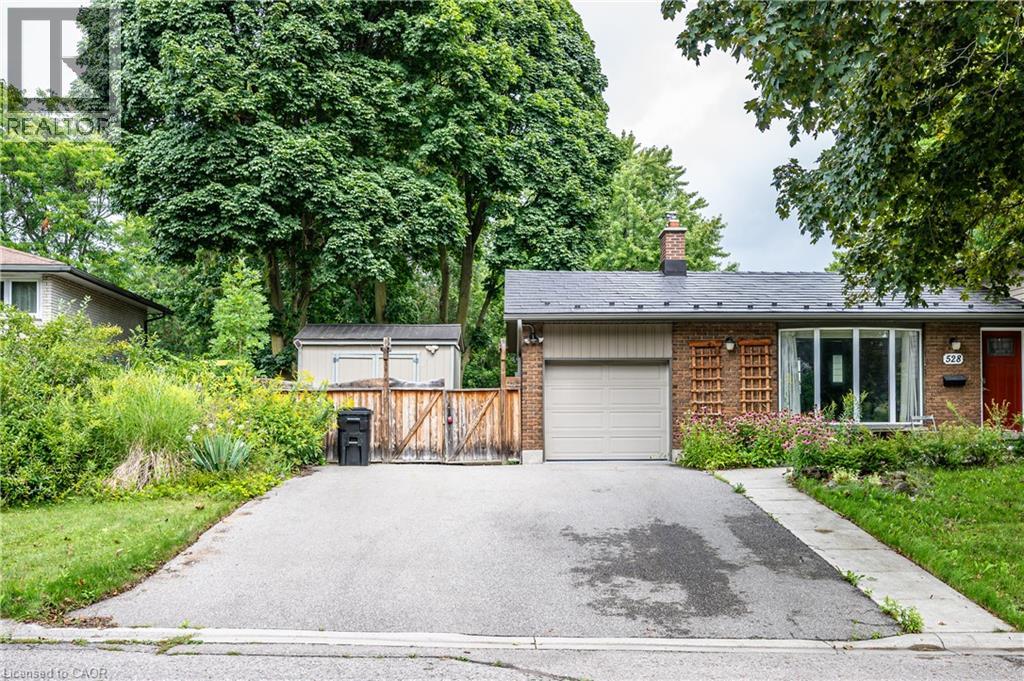 528 SPRUCEHILL Avenue — photo 2