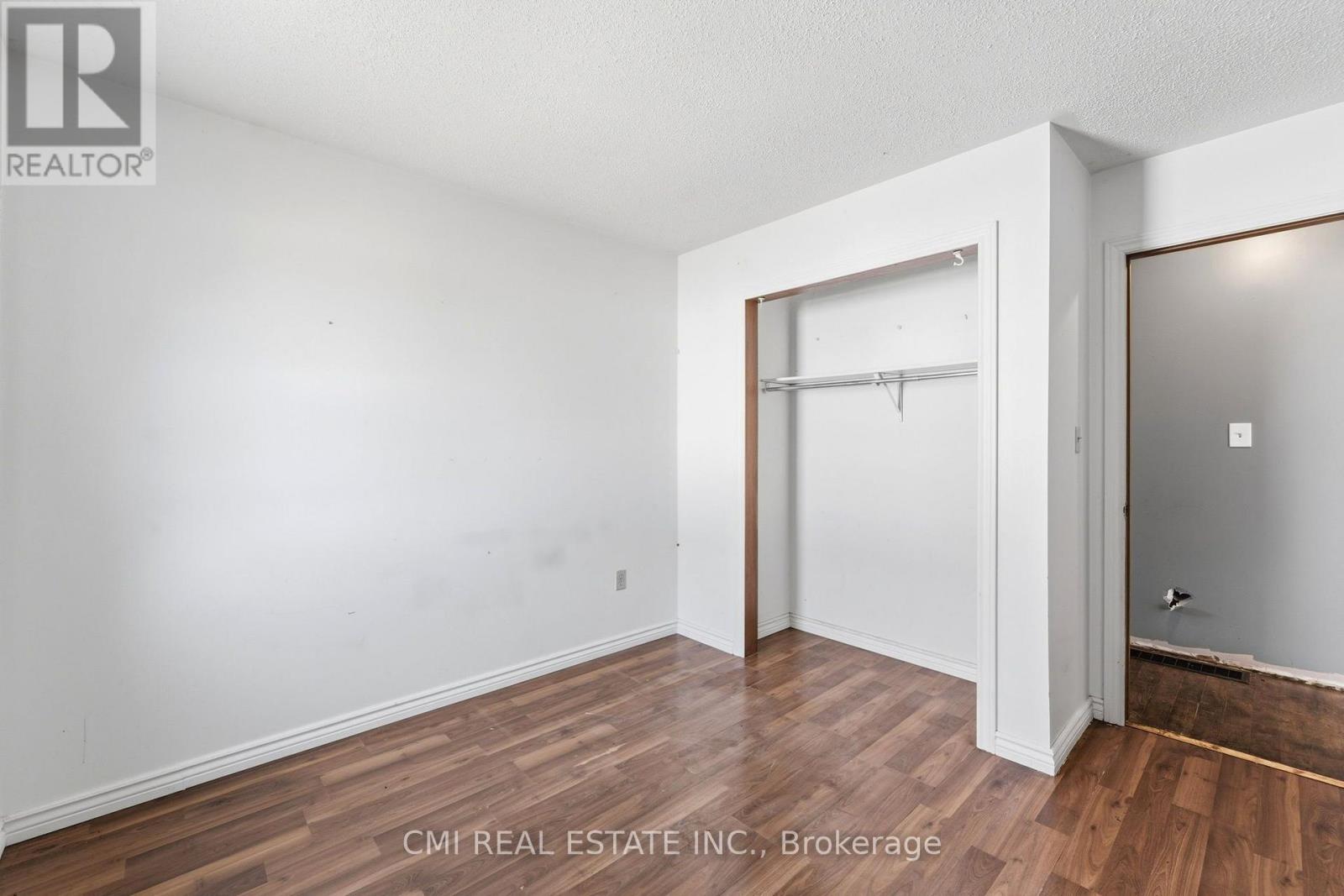 50 ERIE STREET N - Image 20