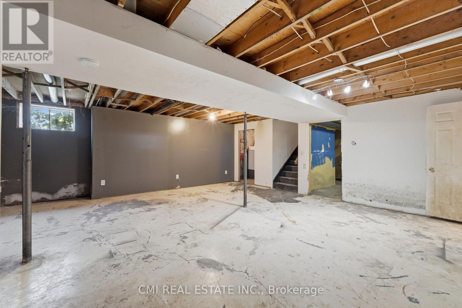 50 ERIE STREET N - Image 33